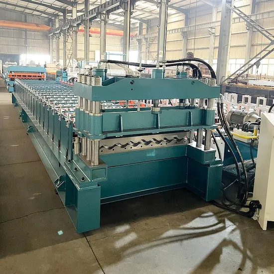 Machine de formage de tuiles de toit coupées à longueur en acier